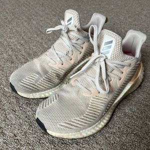 Adidas Alphaboost Size 8M/9W